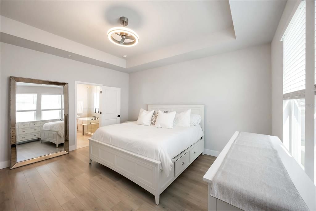 For Sale: $999,000 (3 beds, 3 baths, 2387 Square Feet)