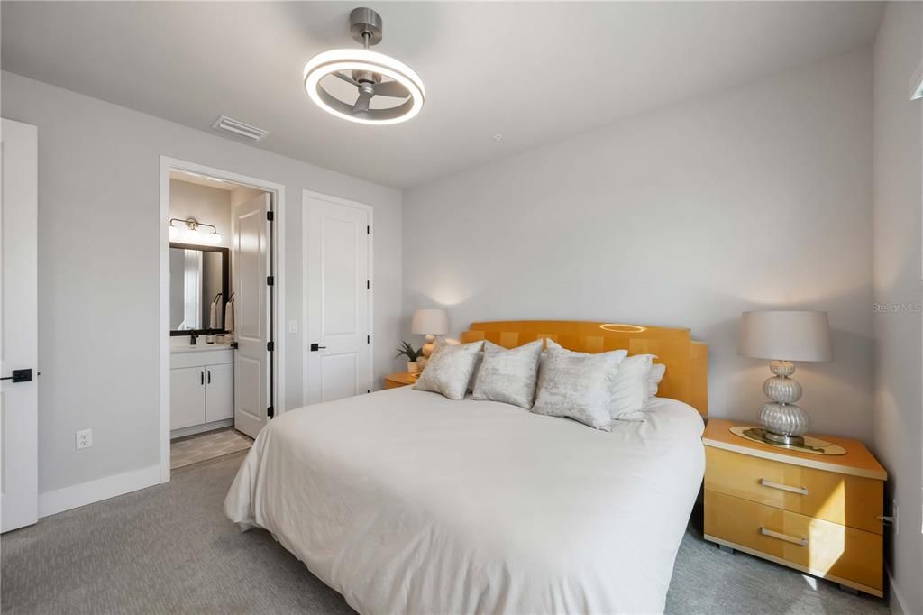 For Sale: $999,000 (3 beds, 3 baths, 2387 Square Feet)