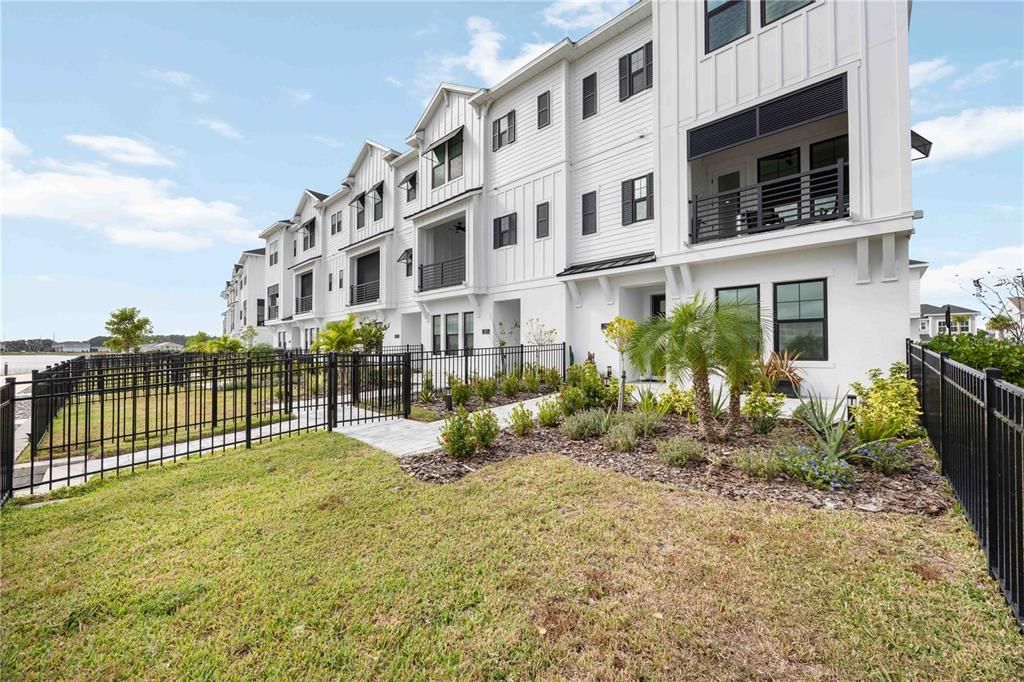 For Sale: $999,000 (3 beds, 3 baths, 2387 Square Feet)