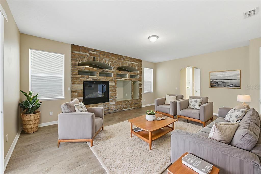 На продажу: $474,900 (4 спален, 2 ванн, 2704 Квадратных фут)