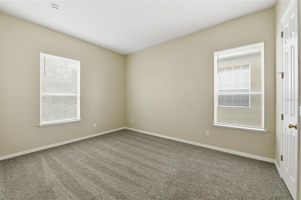 На продажу: $474,900 (4 спален, 2 ванн, 2704 Квадратных фут)