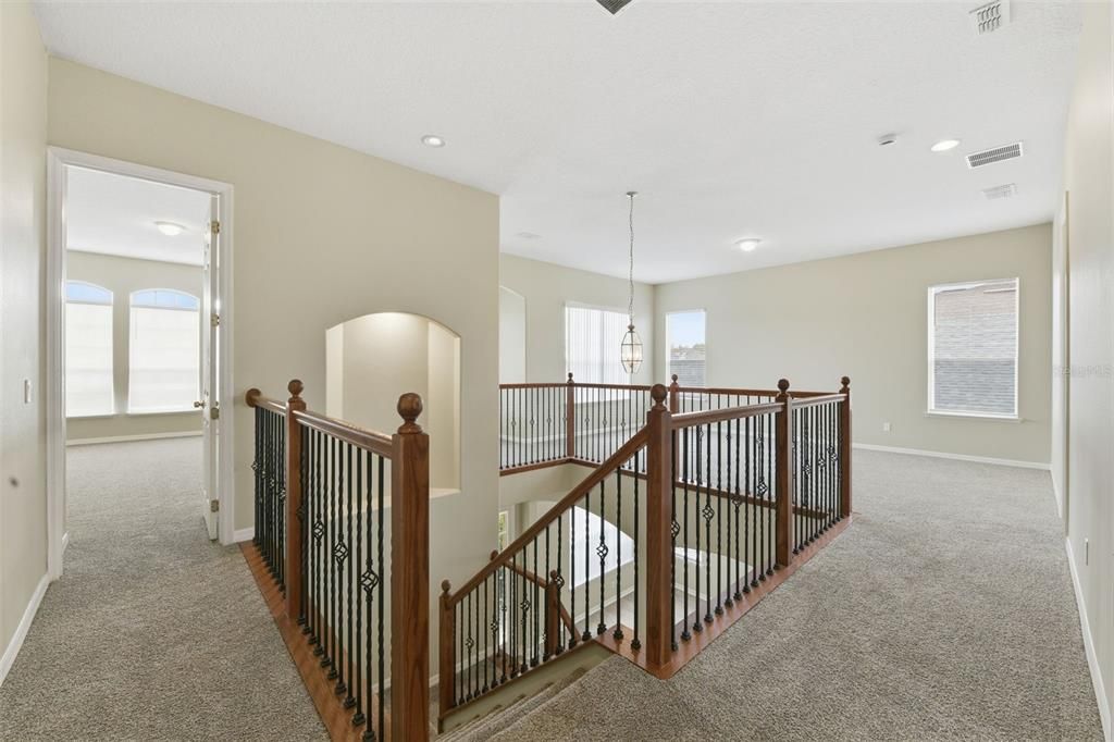 На продажу: $474,900 (4 спален, 2 ванн, 2704 Квадратных фут)