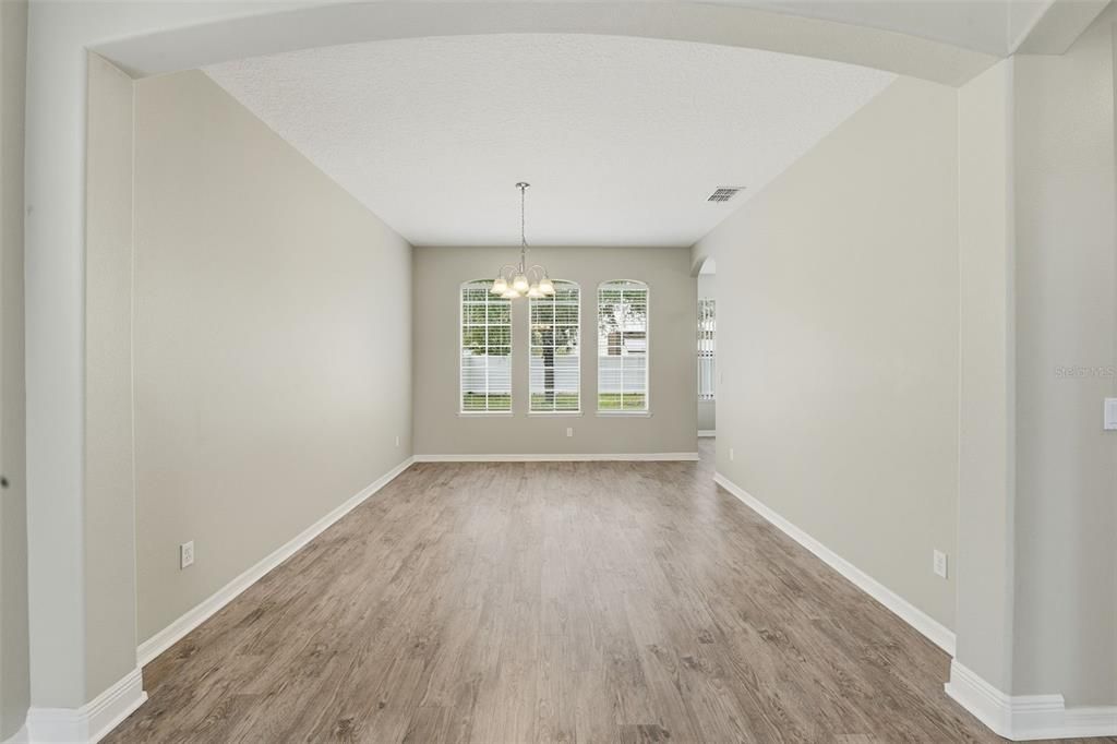 На продажу: $474,900 (4 спален, 2 ванн, 2704 Квадратных фут)