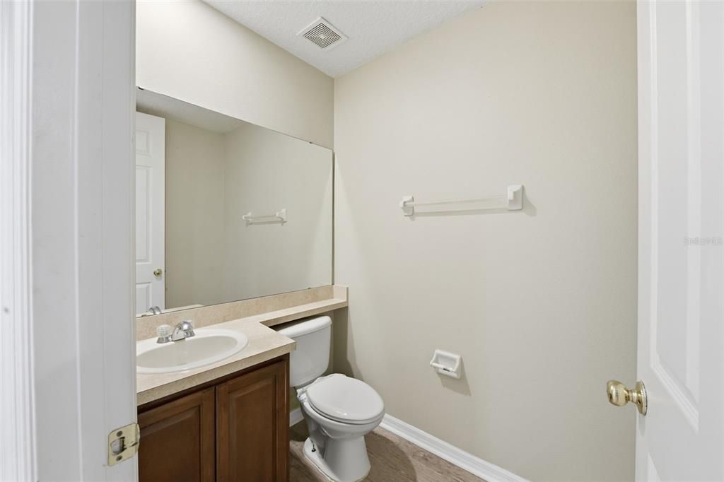 На продажу: $474,900 (4 спален, 2 ванн, 2704 Квадратных фут)