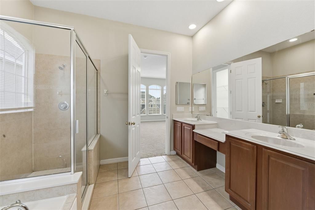 На продажу: $474,900 (4 спален, 2 ванн, 2704 Квадратных фут)