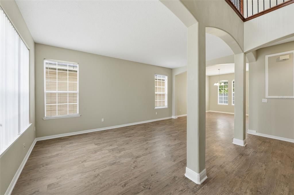 На продажу: $474,900 (4 спален, 2 ванн, 2704 Квадратных фут)