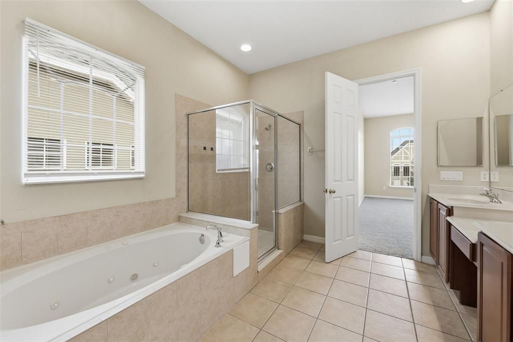 На продажу: $474,900 (4 спален, 2 ванн, 2704 Квадратных фут)