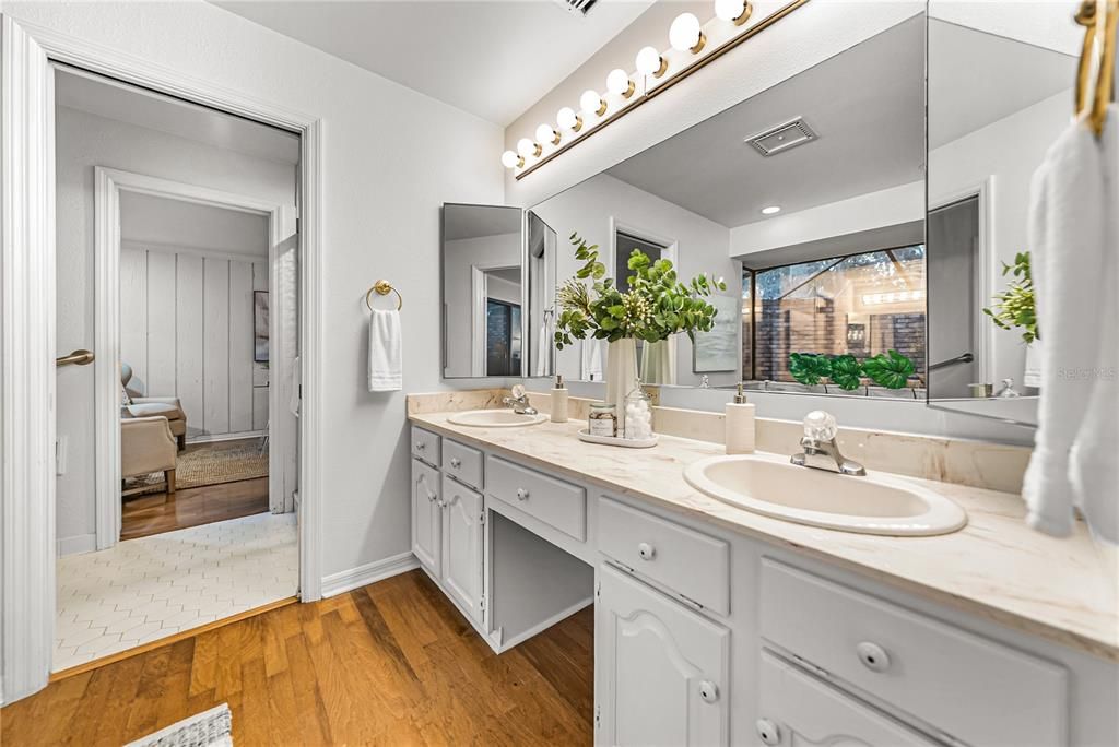 На продажу: $525,000 (4 спален, 3 ванн, 3961 Квадратных фут)