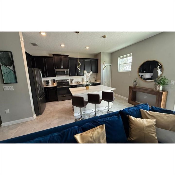 На продажу: $350,000 (3 спален, 2 ванн, 1674 Квадратных фут)