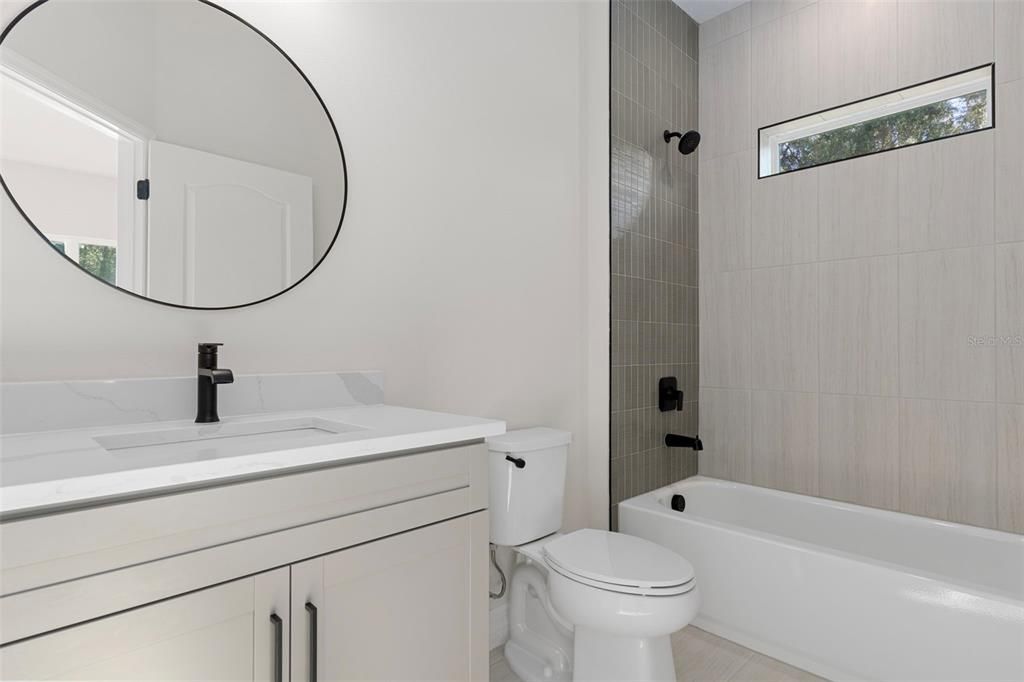 待售: $379,900 (4 贝兹, 3 浴室, 1990 平方英尺)