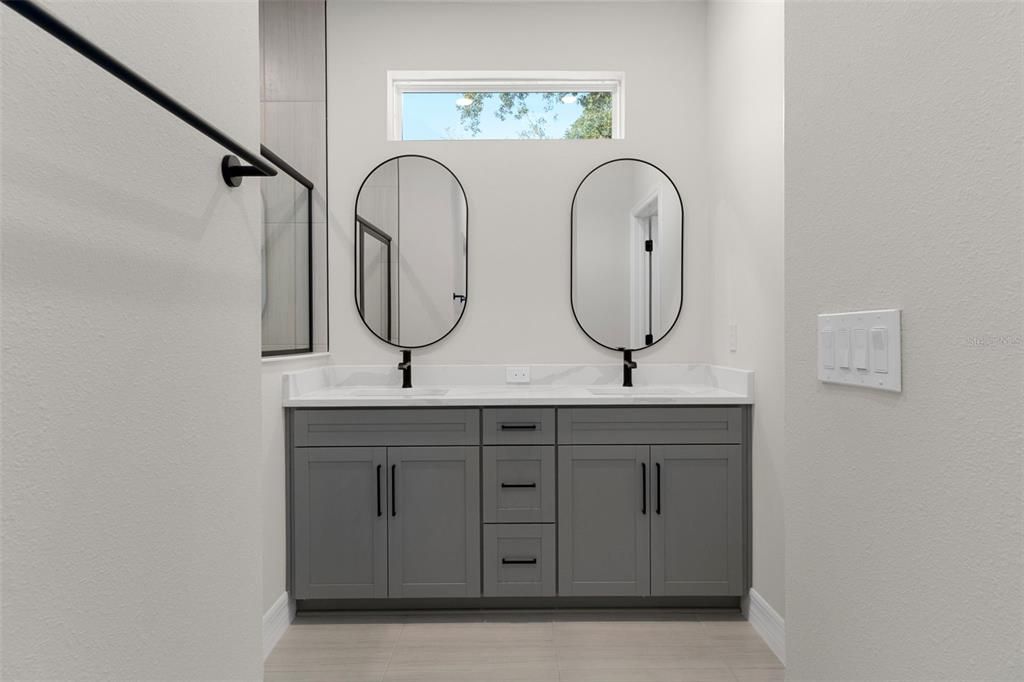 待售: $379,900 (4 贝兹, 3 浴室, 1990 平方英尺)