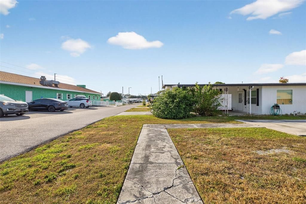 На продажу: $16,500 (0.08 acres)