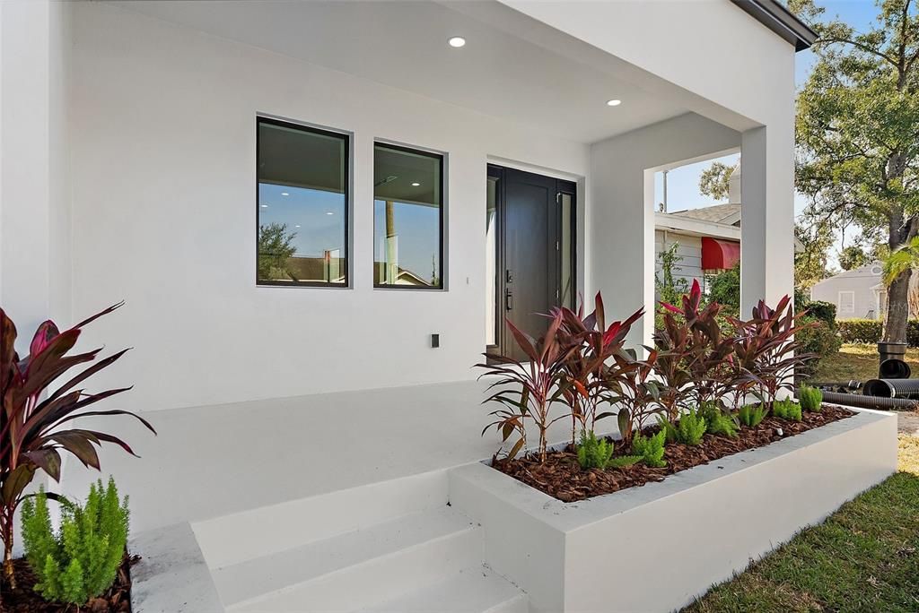 For Sale: $999,900 (4 beds, 3 baths, 2474 Square Feet)