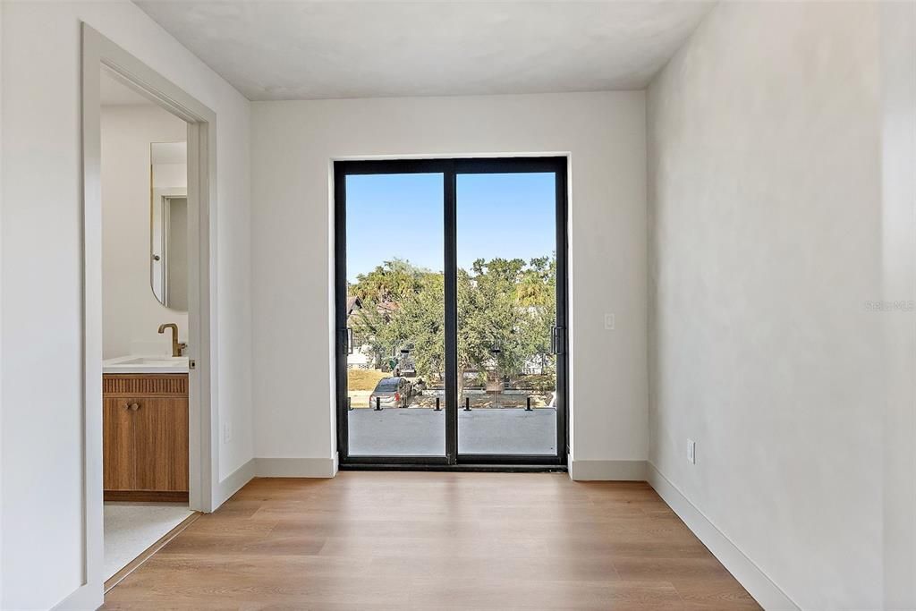 For Sale: $999,900 (4 beds, 3 baths, 2474 Square Feet)