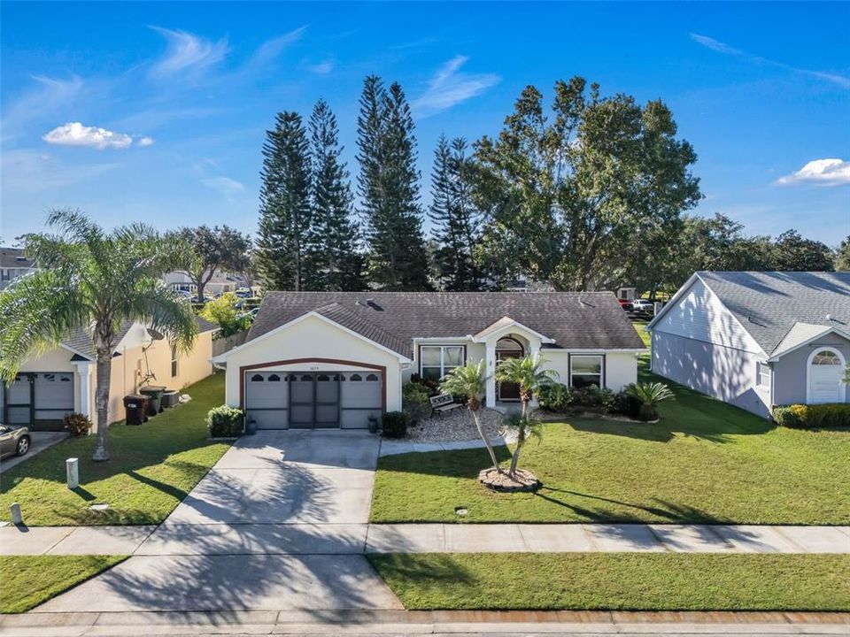 For Sale: $350,000 (3 beds, 2 baths, 1032 Square Feet)