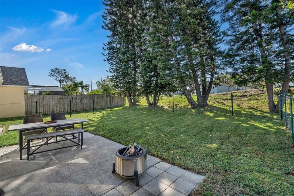 For Sale: $350,000 (3 beds, 2 baths, 1032 Square Feet)