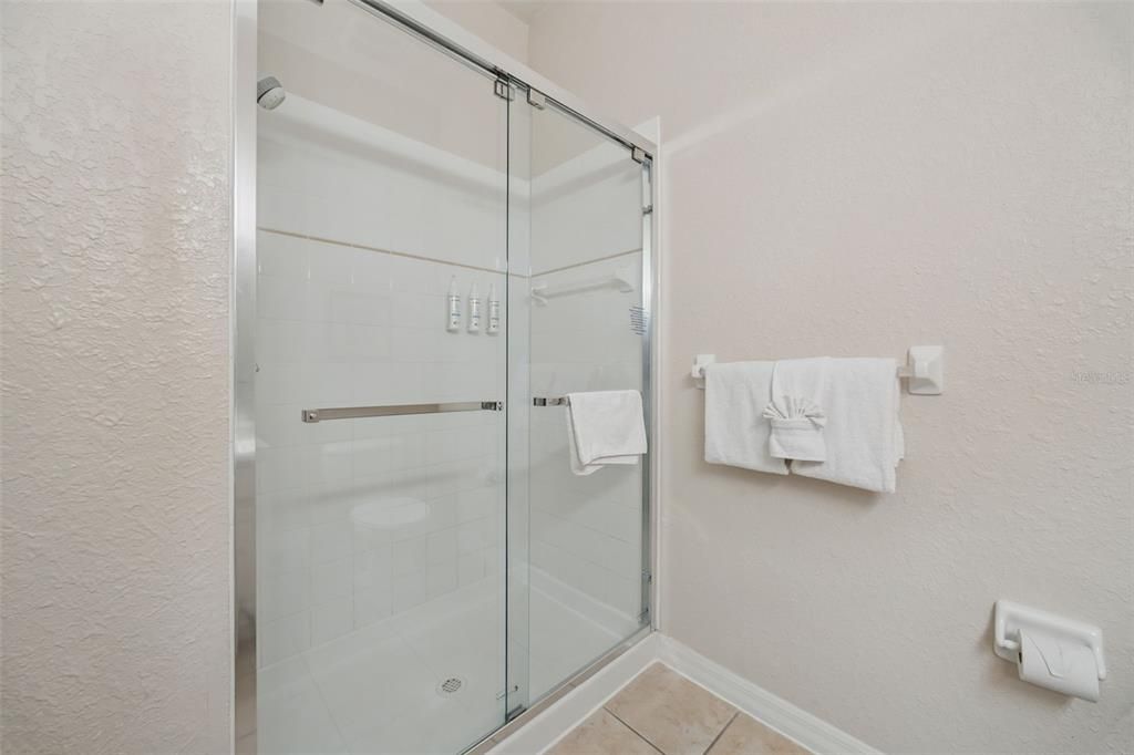 For Sale: $198,900 (3 beds, 2 baths, 1227 Square Feet)