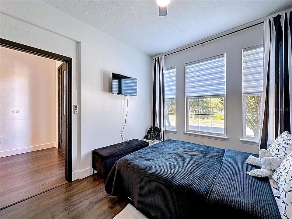 For Sale: $529,900 (4 beds, 2 baths, 2529 Square Feet)