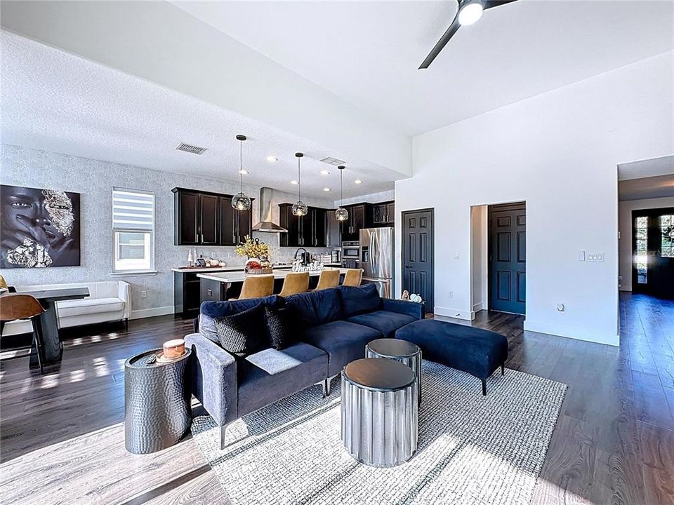 For Sale: $529,900 (4 beds, 2 baths, 2529 Square Feet)