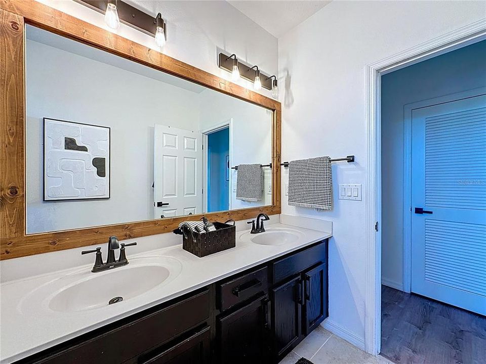 For Sale: $529,900 (4 beds, 2 baths, 2529 Square Feet)