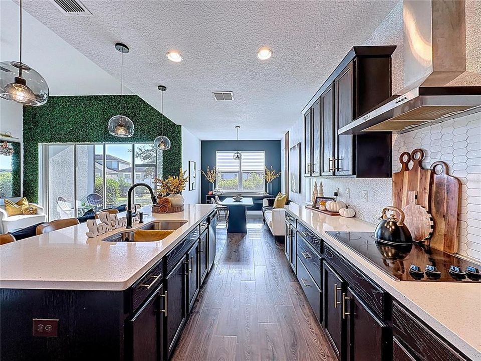 For Sale: $529,900 (4 beds, 2 baths, 2529 Square Feet)