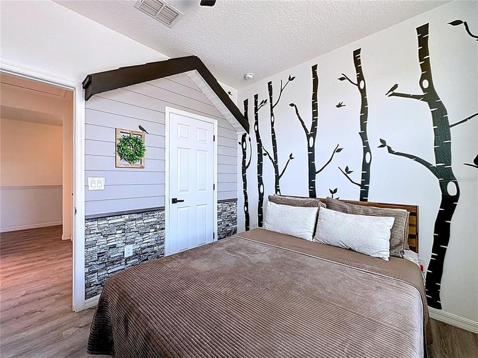 For Sale: $529,900 (4 beds, 2 baths, 2529 Square Feet)