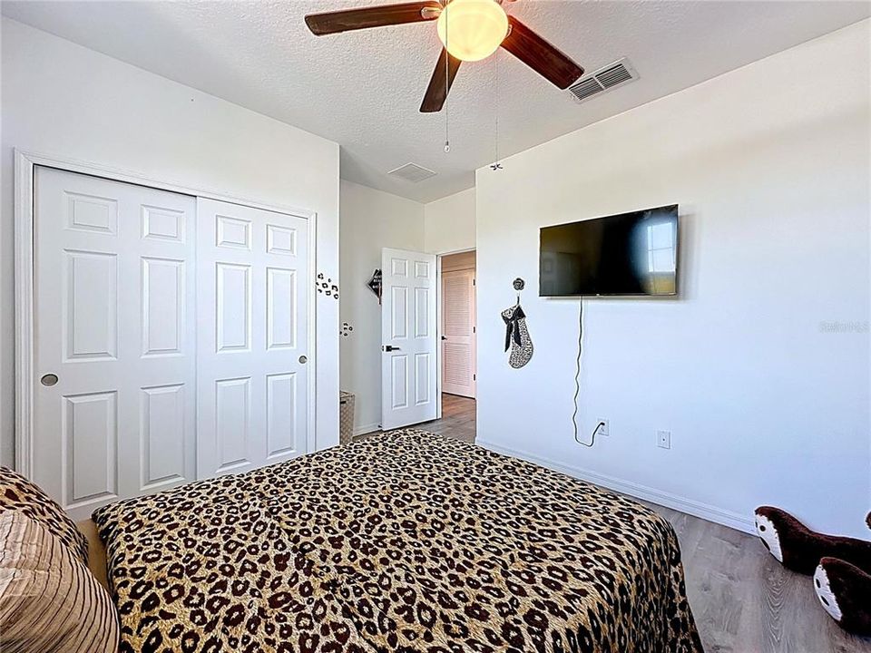 For Sale: $529,900 (4 beds, 2 baths, 2529 Square Feet)