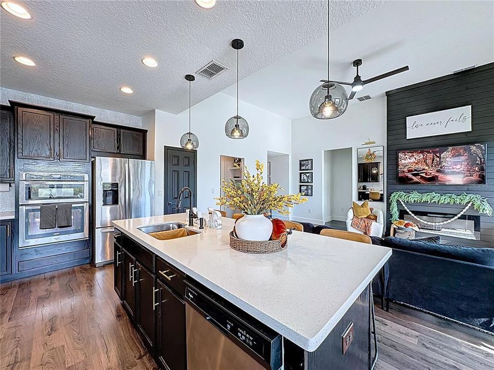 For Sale: $529,900 (4 beds, 2 baths, 2529 Square Feet)