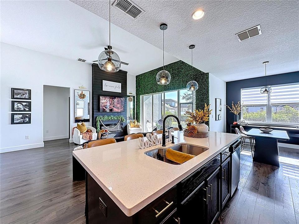 For Sale: $529,900 (4 beds, 2 baths, 2529 Square Feet)