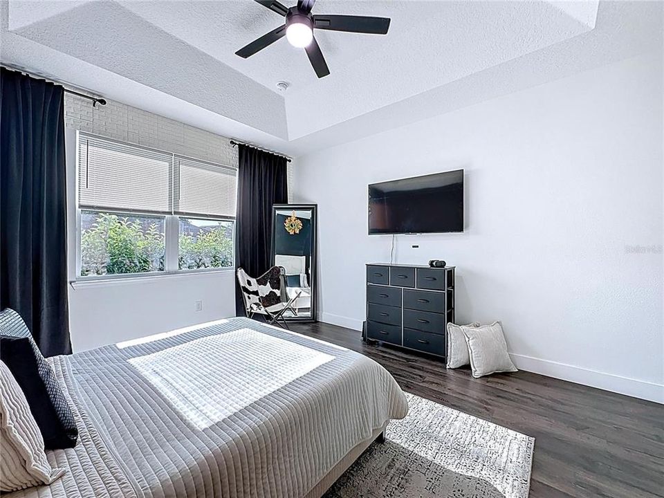 For Sale: $529,900 (4 beds, 2 baths, 2529 Square Feet)