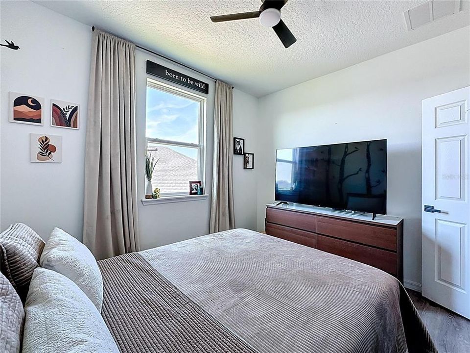 For Sale: $529,900 (4 beds, 2 baths, 2529 Square Feet)