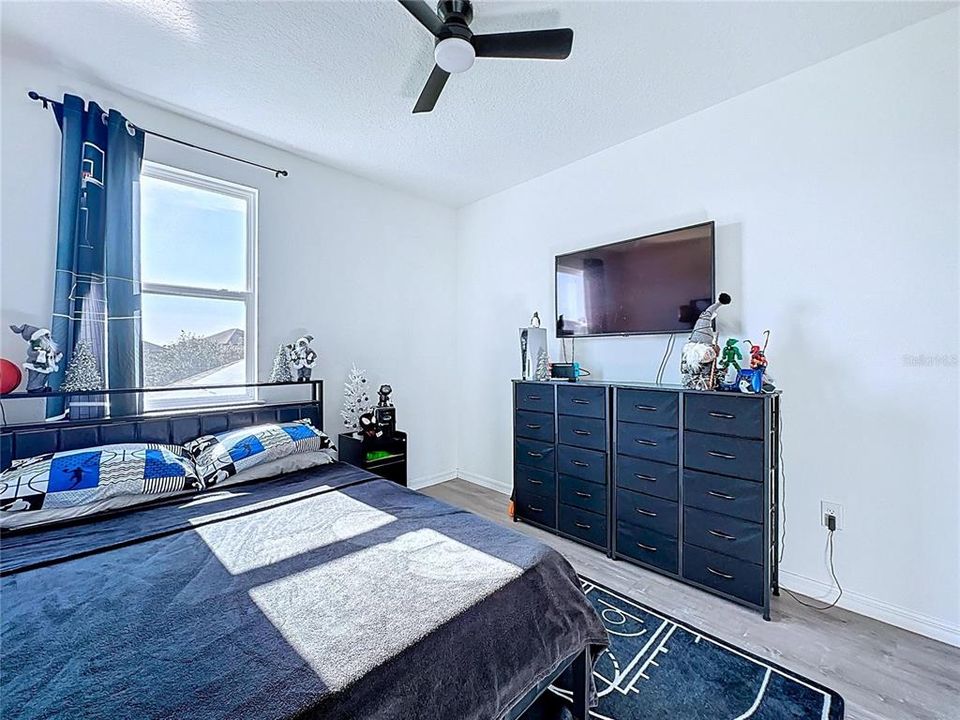 For Sale: $529,900 (4 beds, 2 baths, 2529 Square Feet)