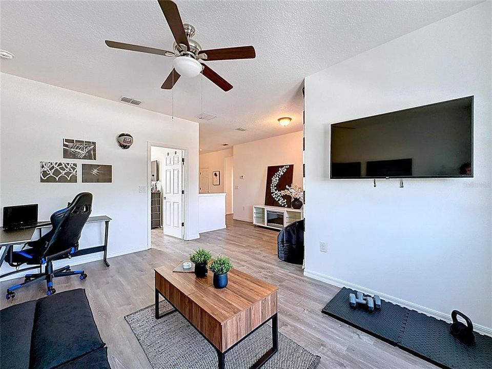 For Sale: $529,900 (4 beds, 2 baths, 2529 Square Feet)