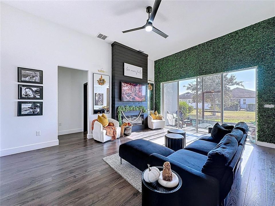 For Sale: $529,900 (4 beds, 2 baths, 2529 Square Feet)