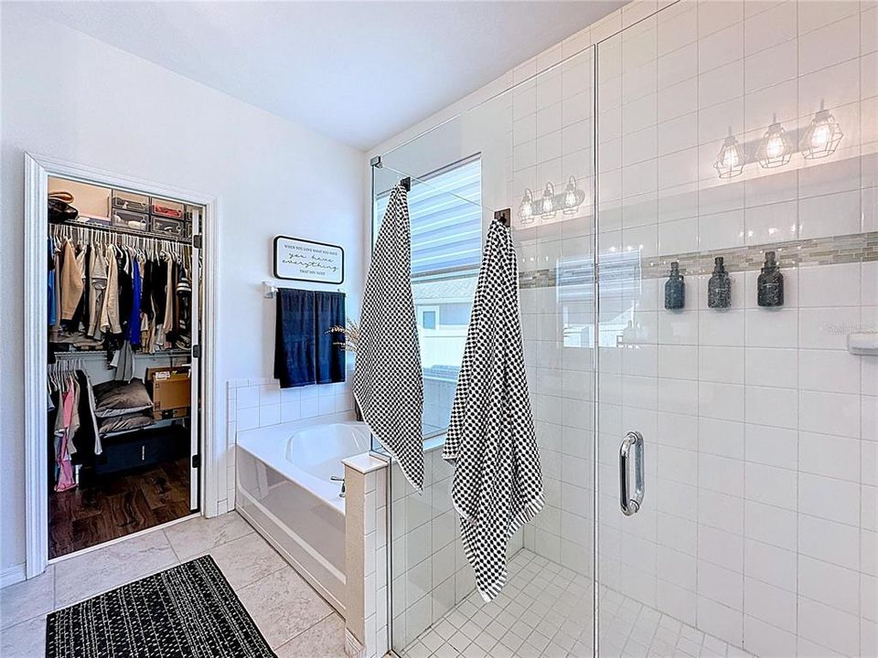 For Sale: $529,900 (4 beds, 2 baths, 2529 Square Feet)