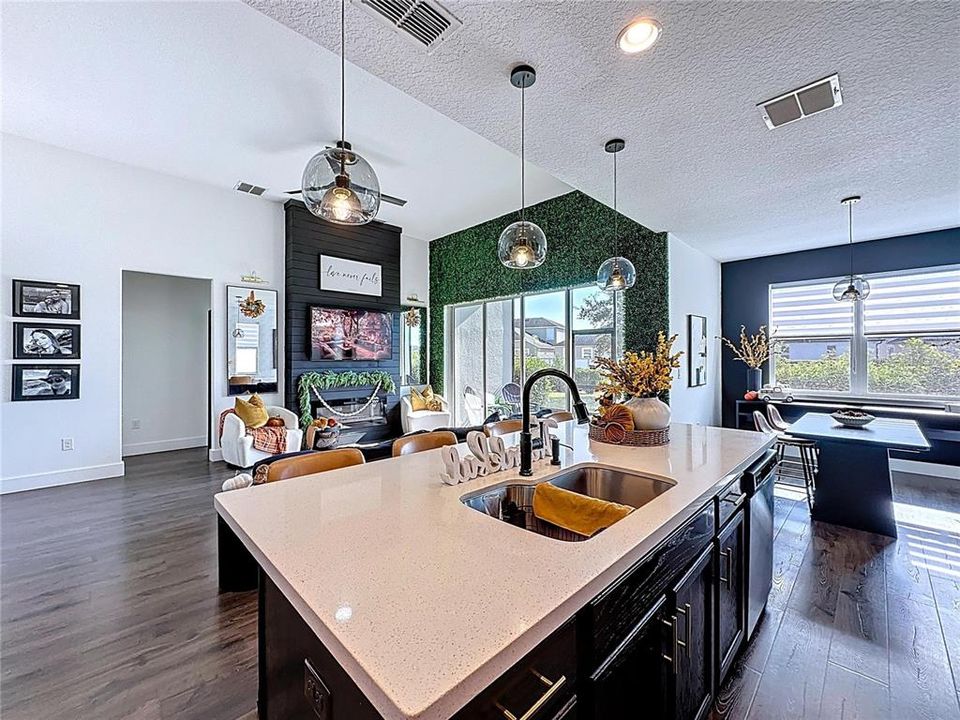 For Sale: $529,900 (4 beds, 2 baths, 2529 Square Feet)