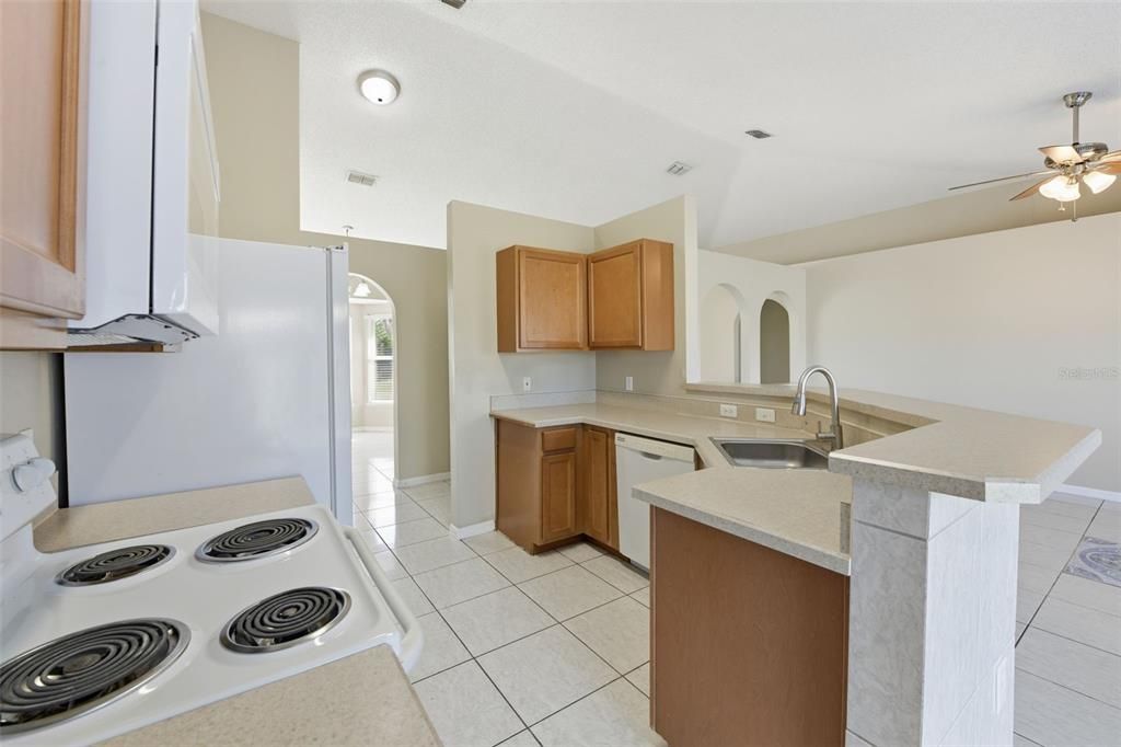 For Sale: $264,900 (3 beds, 2 baths, 1704 Square Feet)