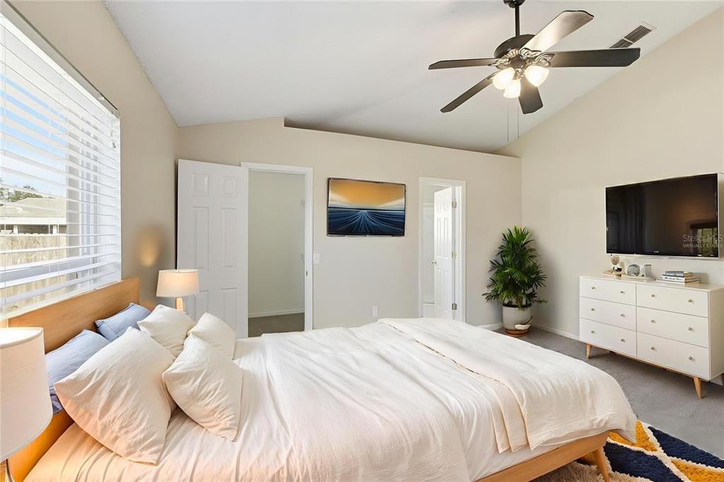 For Sale: $264,900 (3 beds, 2 baths, 1704 Square Feet)