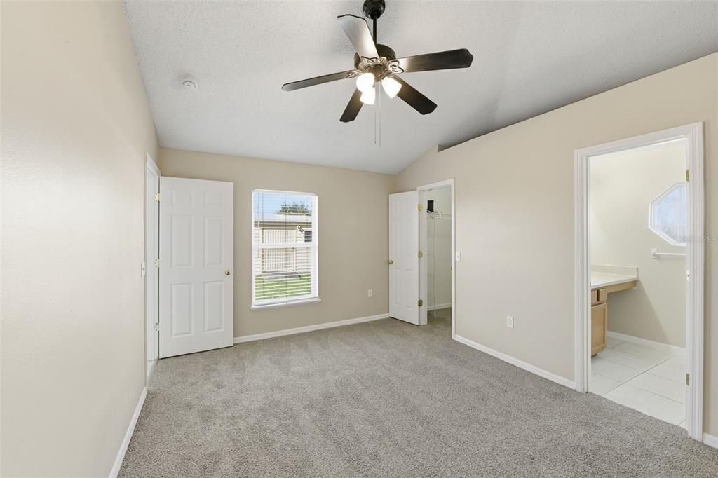 For Sale: $264,900 (3 beds, 2 baths, 1704 Square Feet)