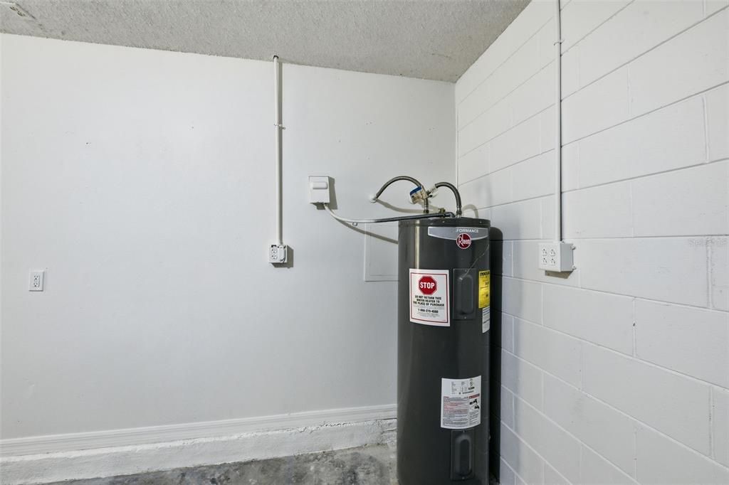 For Sale: $264,900 (3 beds, 2 baths, 1704 Square Feet)