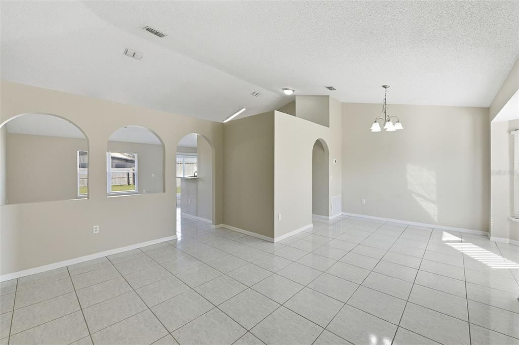 For Sale: $264,900 (3 beds, 2 baths, 1704 Square Feet)