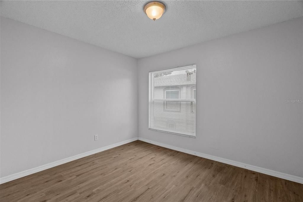 Под контрактом: $119,900 (2 спален, 1 ванн, 870 Квадратных фут)