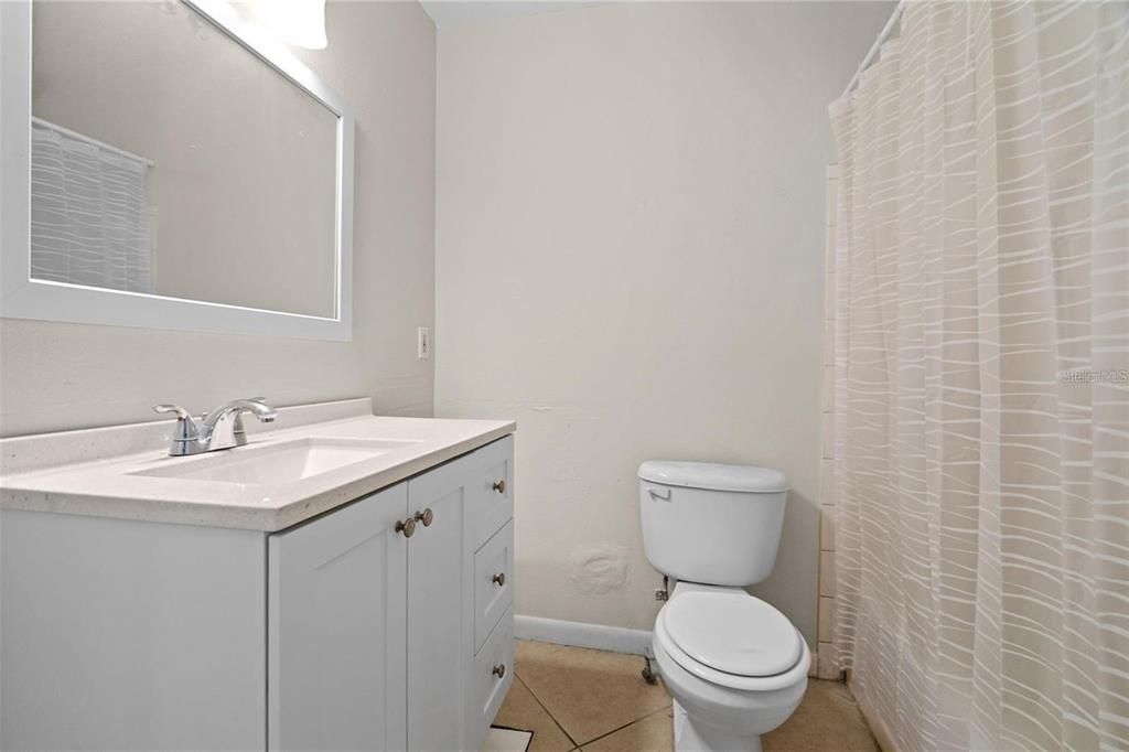 Под контрактом: $119,900 (2 спален, 1 ванн, 870 Квадратных фут)