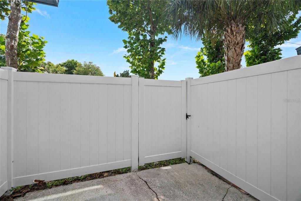 Под контрактом: $119,900 (2 спален, 1 ванн, 870 Квадратных фут)