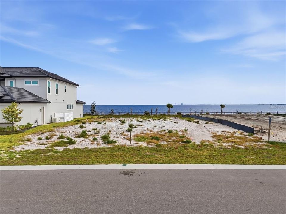 En Venta: $799,000 (0.30 acres)