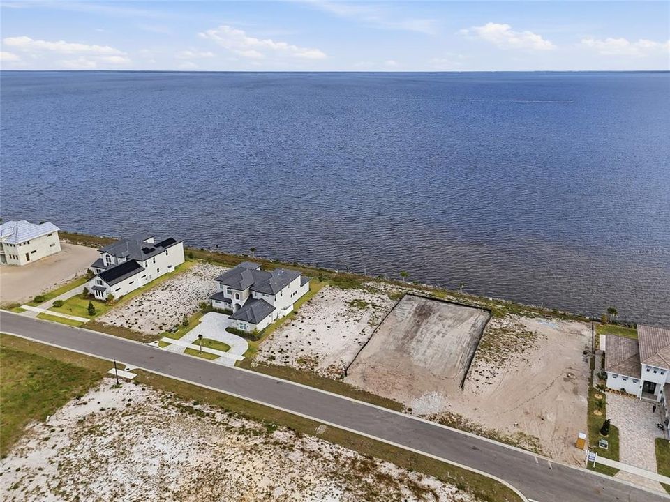 En Venta: $799,000 (0.30 acres)