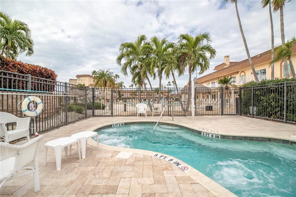 待售: $147,500 (1 贝兹, 1 浴室, 738 平方英尺)