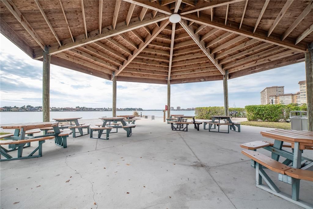 待售: $147,500 (1 贝兹, 1 浴室, 738 平方英尺)