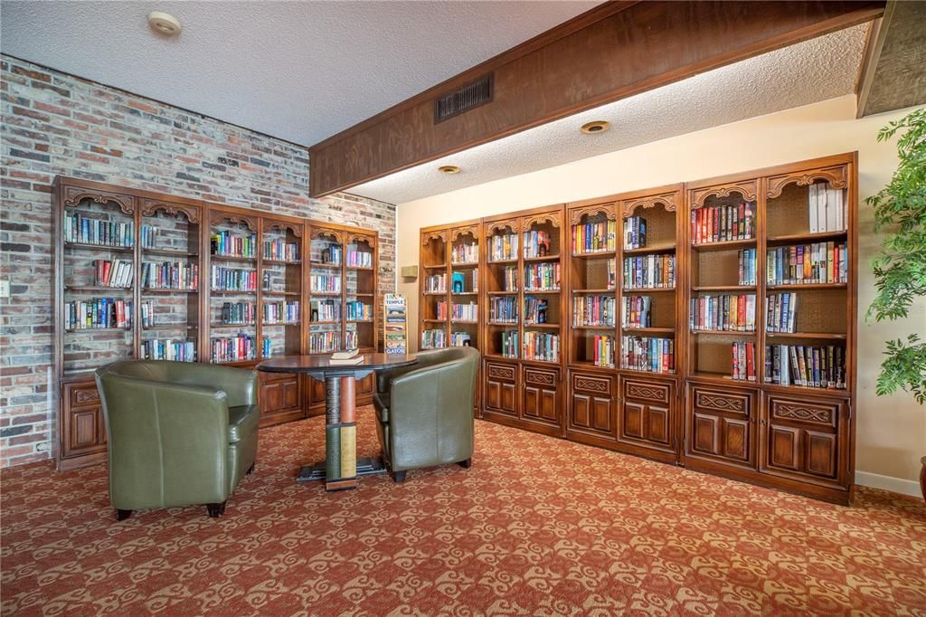 待售: $147,500 (1 贝兹, 1 浴室, 738 平方英尺)