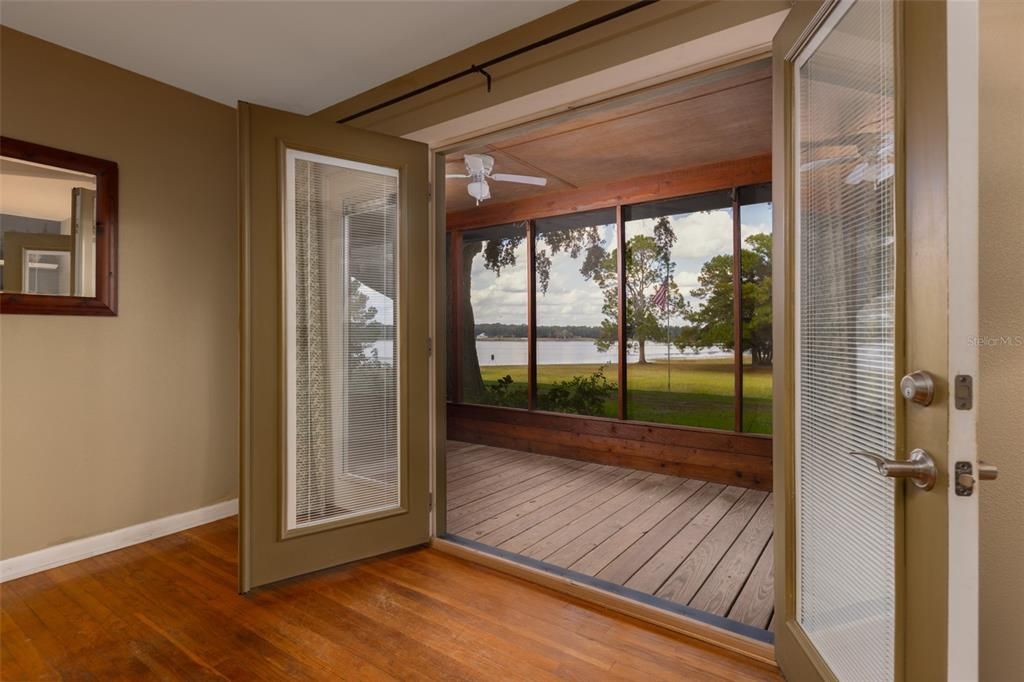 For Sale: $312,500 (3 beds, 1 baths, 1323 Square Feet)